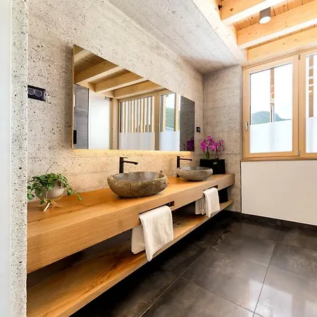 Hisa Krizaj דירה *